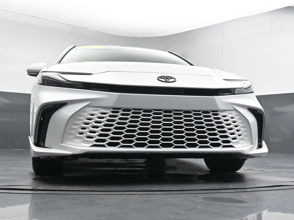 Used 2025 Toyota Camry XSE image 34