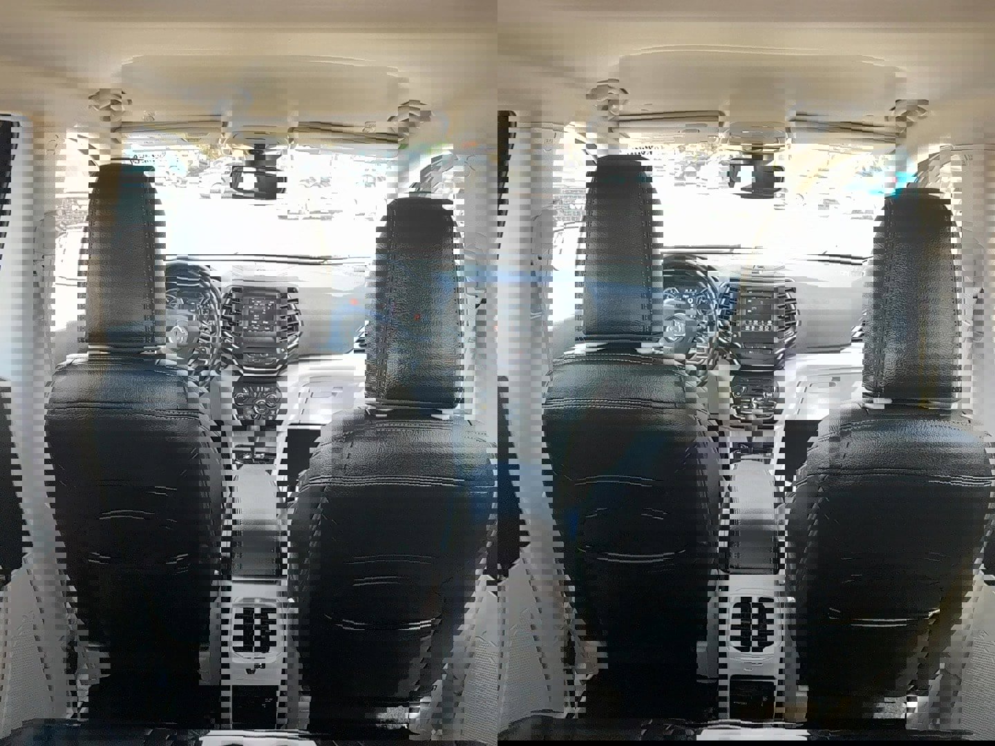 Used 2020 Jeep Cherokee Latitude Lux w/ Comfort/Convenience Group image 10