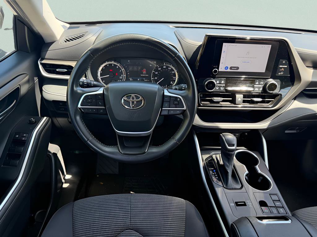 Used 2023 Toyota Highlander LE image 21