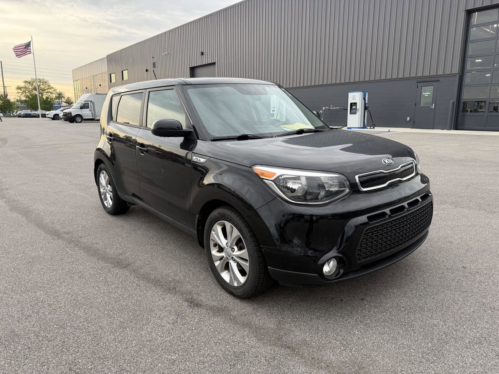 Used 2016 Kia Soul + FWD image 1