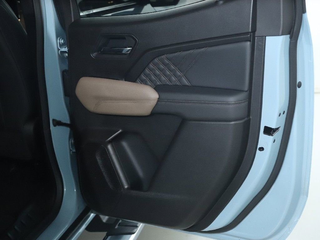 Used 2026 GMC Canyon Denali AWD/4WD image 32