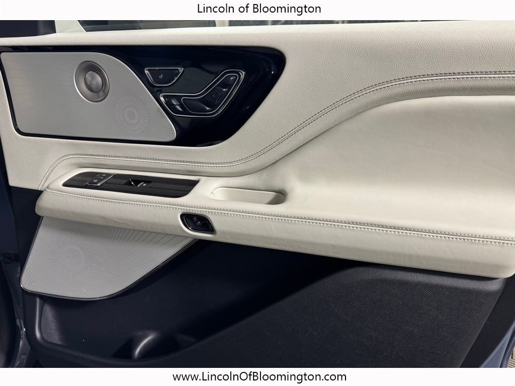 New 2026 Lincoln Aviator Black Label AWD/4WD image 16