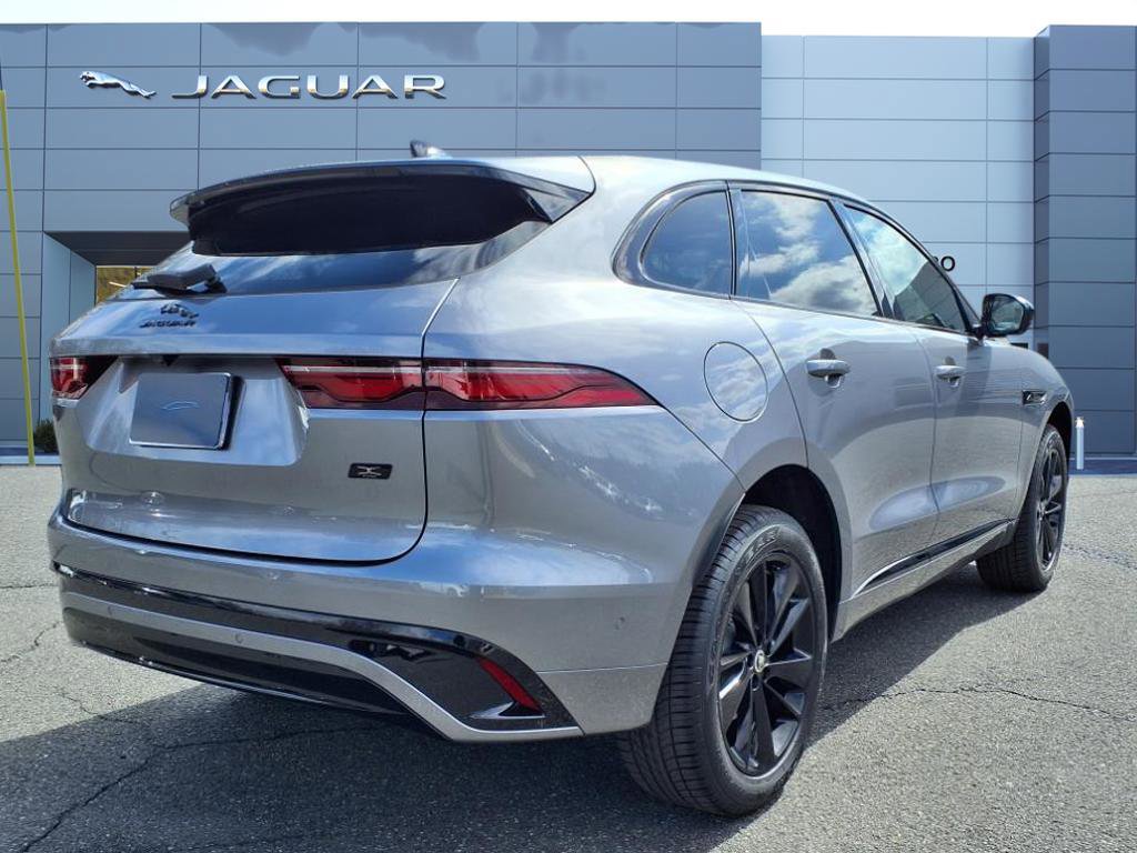 New 2026 Jaguar F-PACE R-Dynamic S image 2