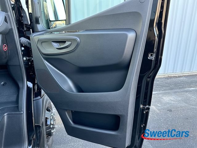 Used 2023 Mercedes-Benz Sprinter 3500 image 44