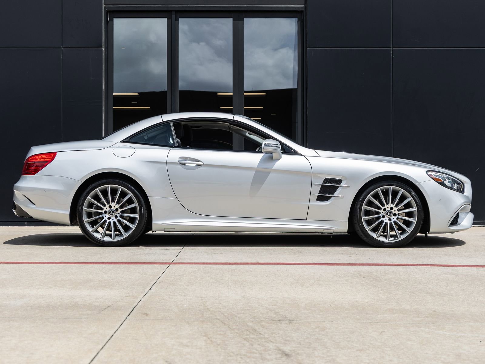 Used 2017 Mercedes-Benz SL 450 image 10