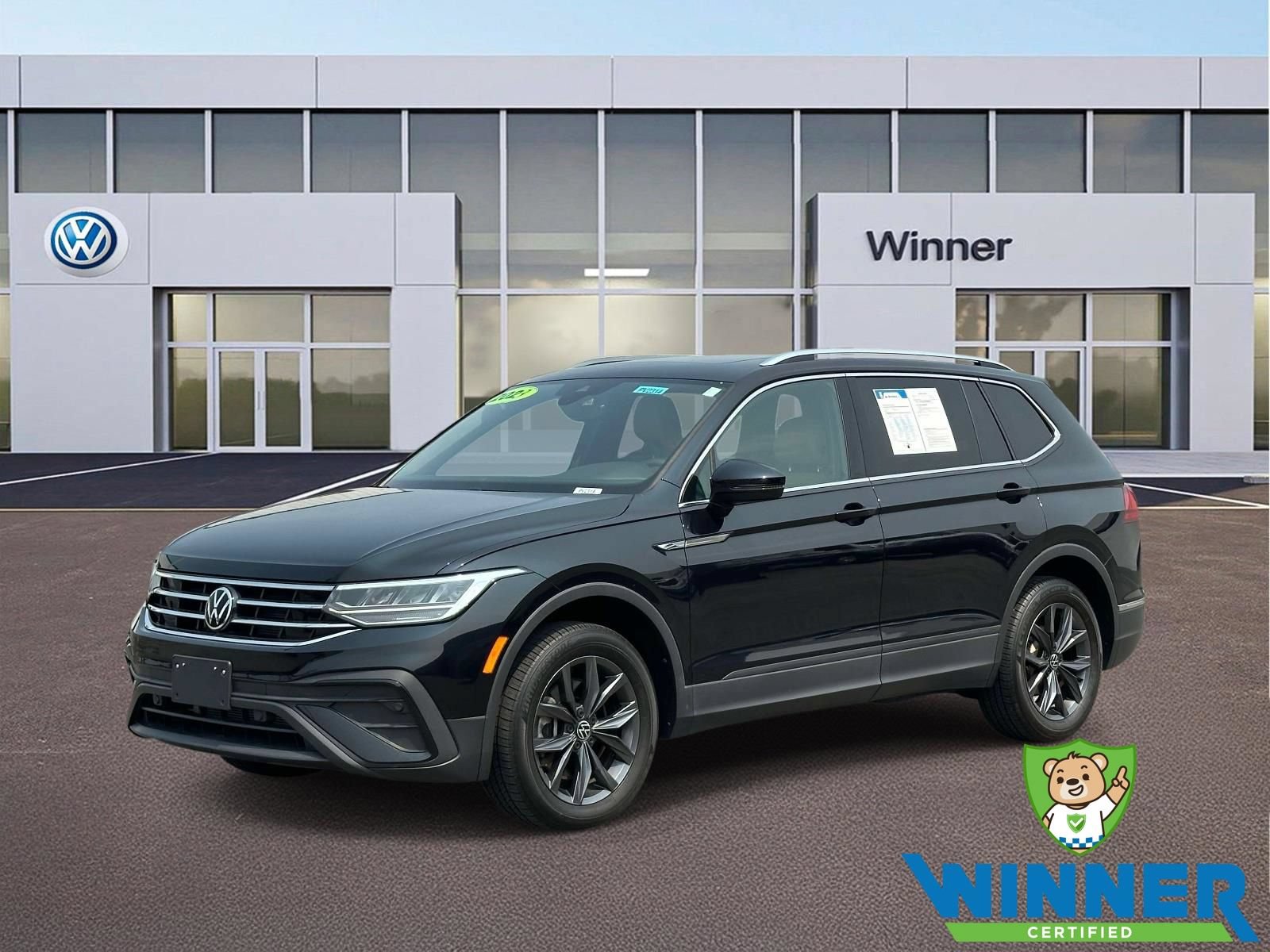 Used 2023 Volkswagen Tiguan SE w/ Panoramic Sunroof Package