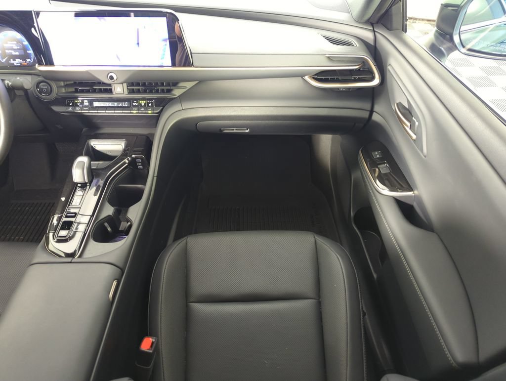 Used 2025 Toyota Crown AWD/4WD image 15