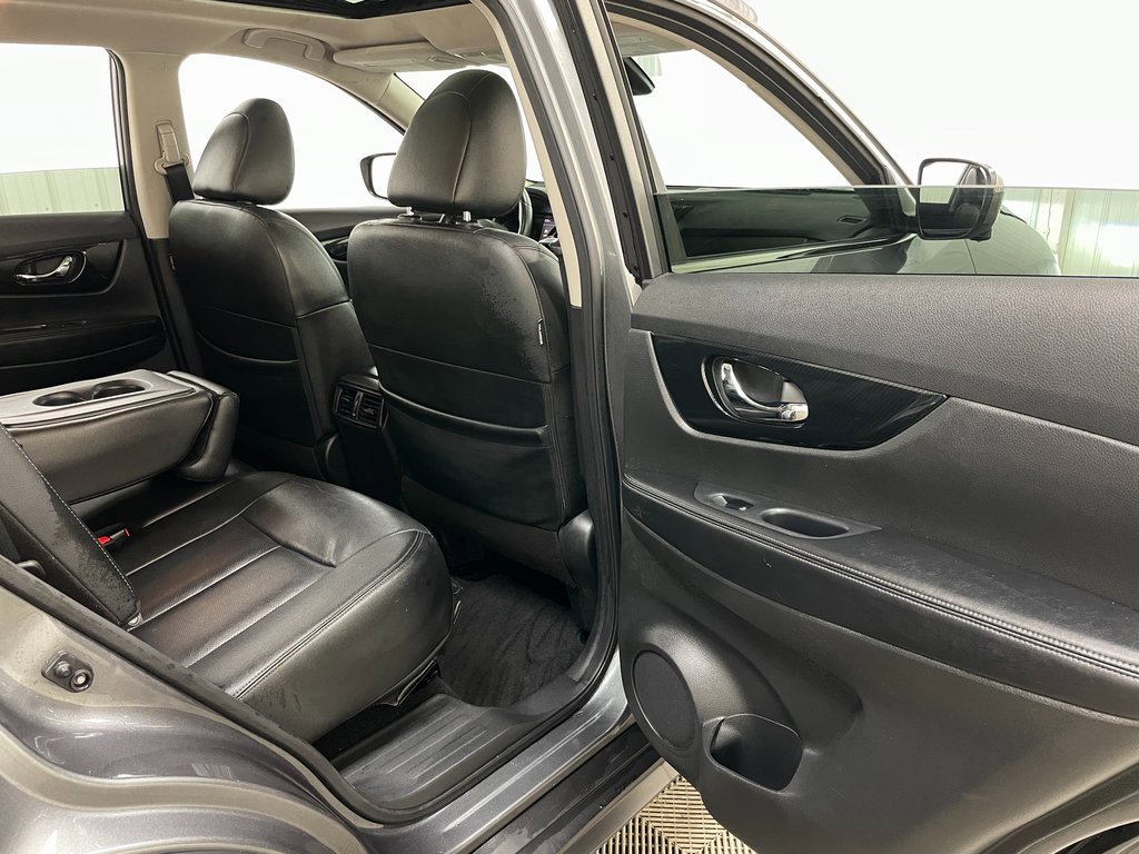 Used 2020 Nissan Rogue SL w/ Premium Package image 41