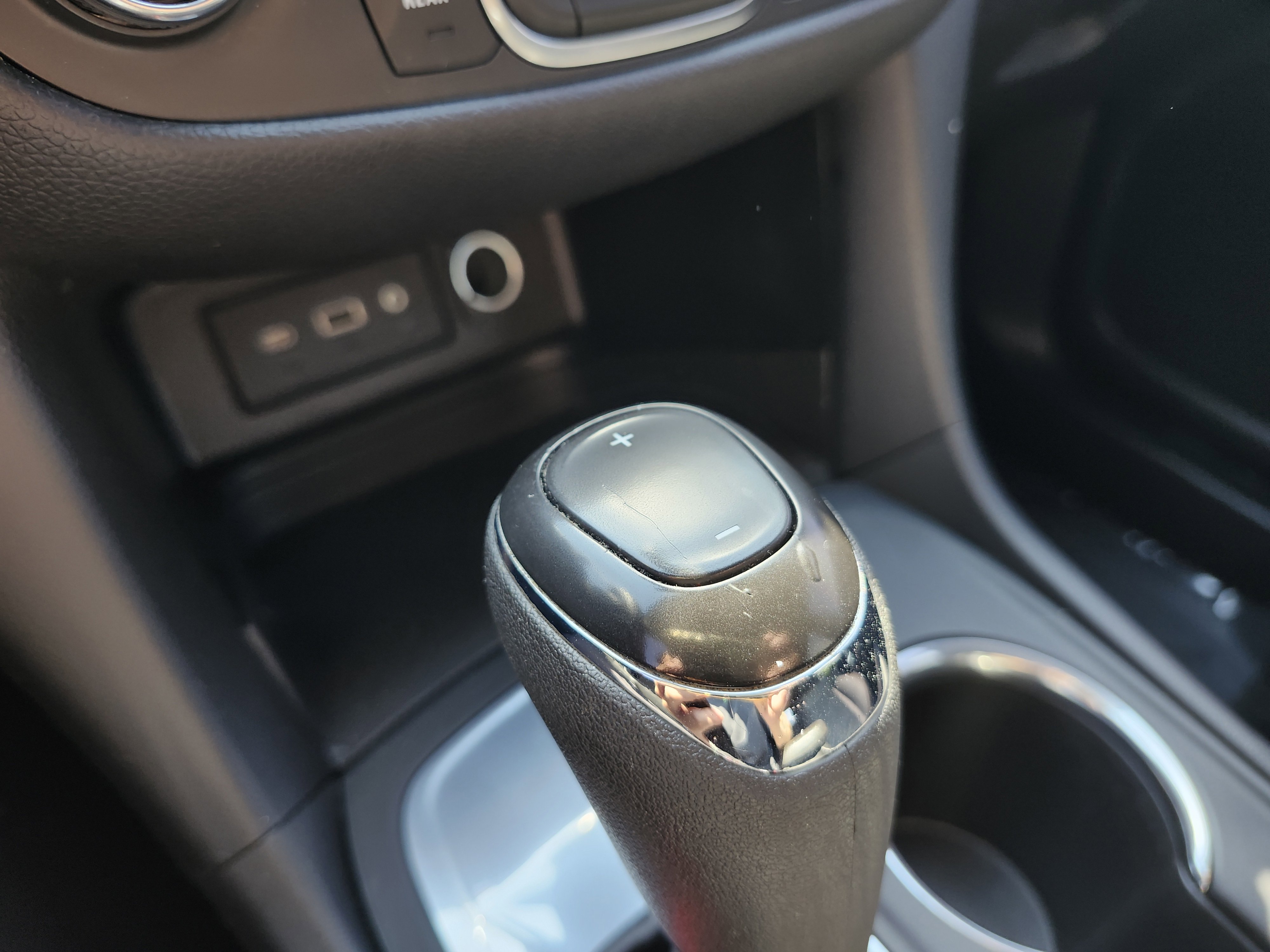 Used 2020 Chevrolet Equinox LT FWD image 9