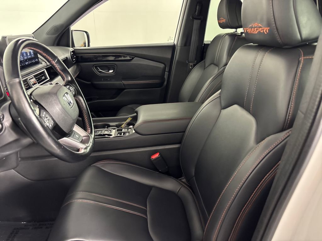 Used 2023 Honda Pilot TrailSport image 8