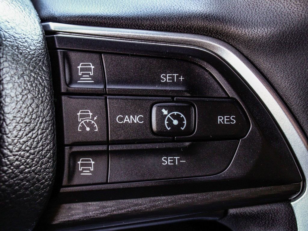 Used 2024 Jeep Grand Cherokee L Laredo AWD/4WD image 28