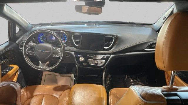 Used 2021 Chrysler Pacifica Pinnacle FWD image 13