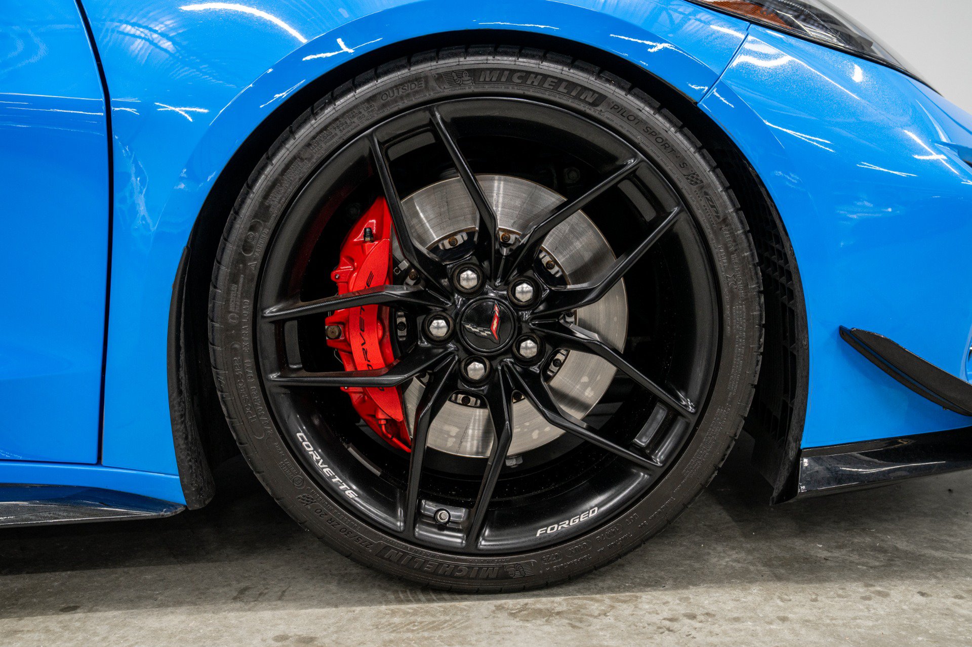 Used 2025 Chevrolet Corvette Z06 RWD image 37
