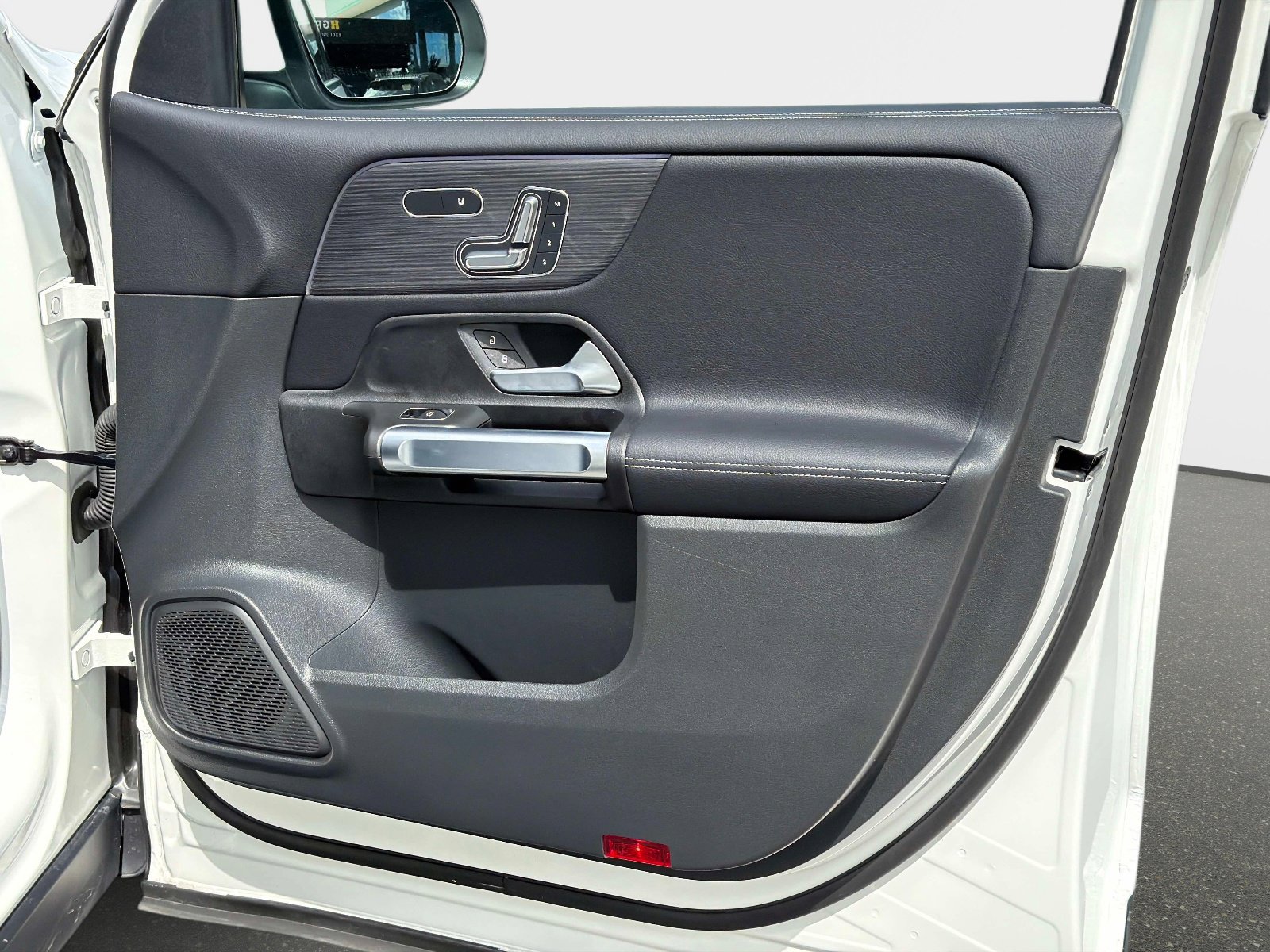 Used 2026 Mercedes-Benz GLB 250 4MATIC image 21