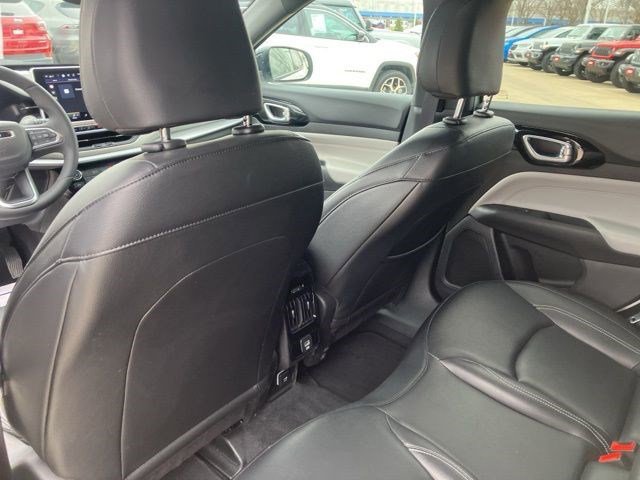 Certified 2025 Jeep Compass Limited image 19