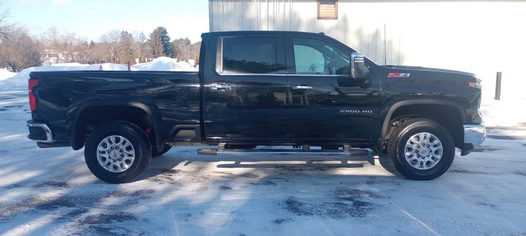 Used 2024 Chevrolet Silverado 2500 LTZ w/ LTZ Premium Package image 8