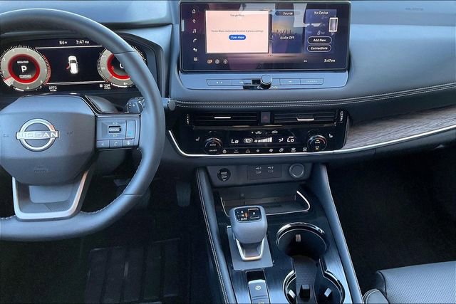Certified 2025 Nissan Rogue Platinum w/ Platinum Premium Package FWD image 6