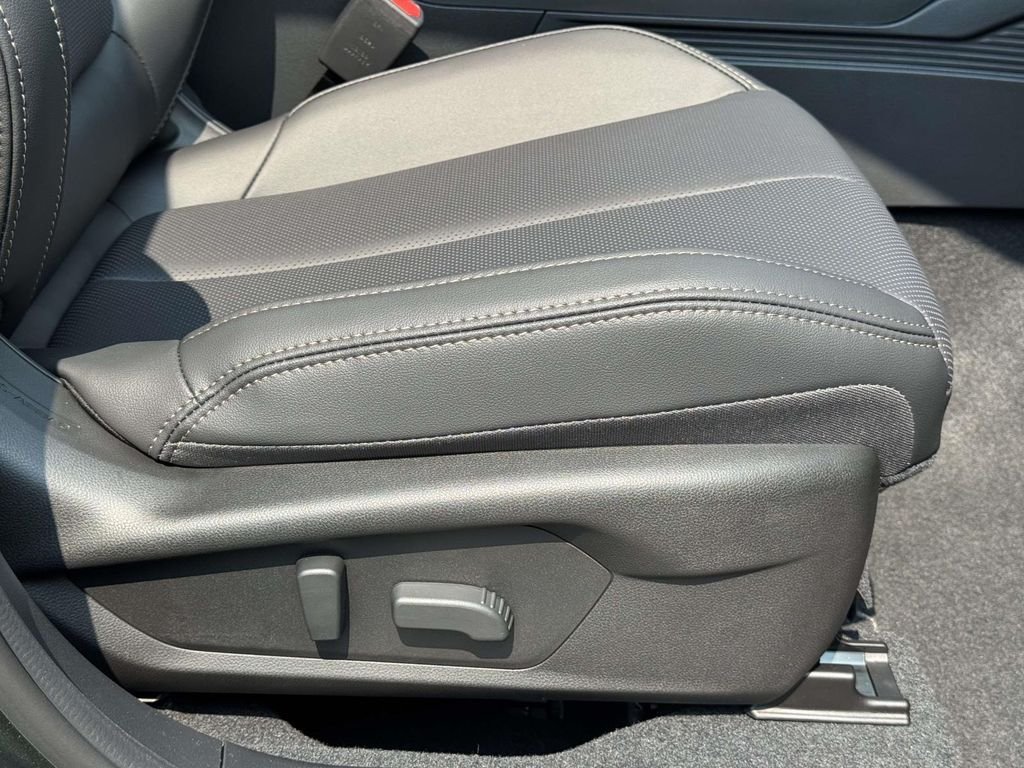 New 2026 Subaru Outback Limited AWD/4WD image 9