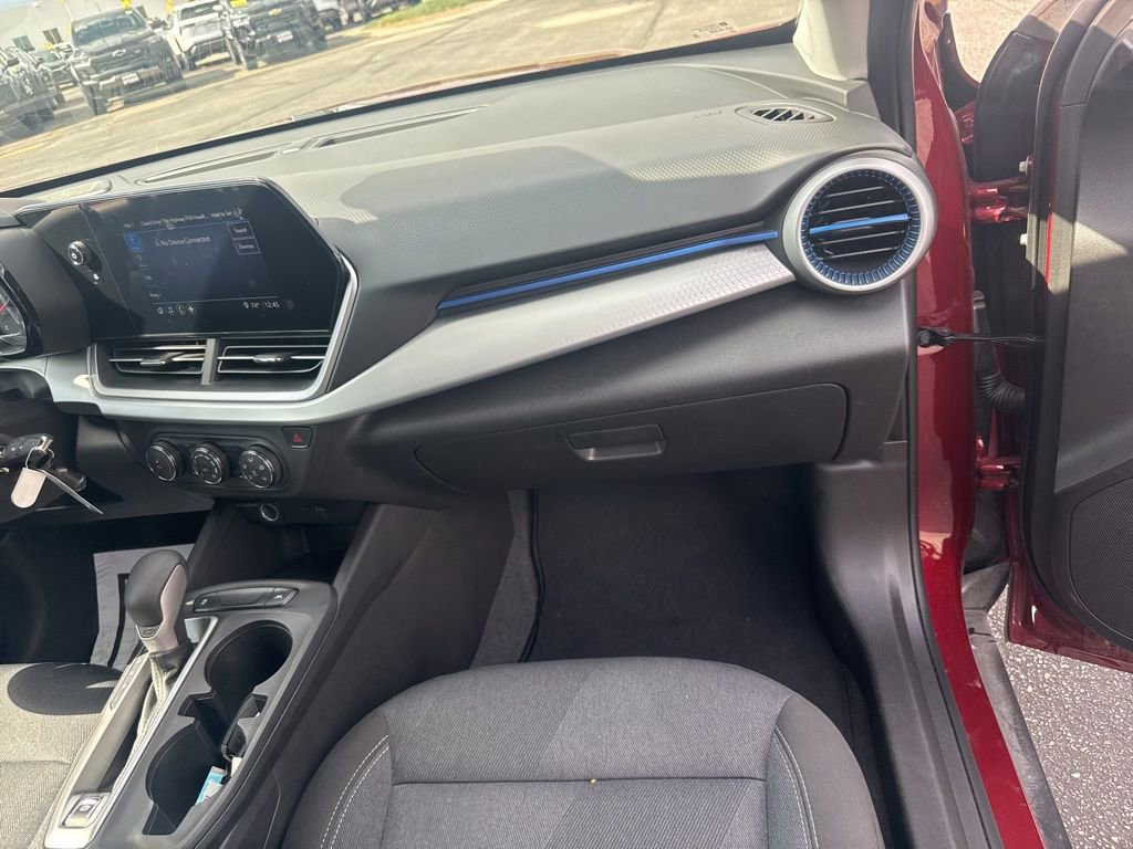 Used 2025 Chevrolet Trax LS image 16