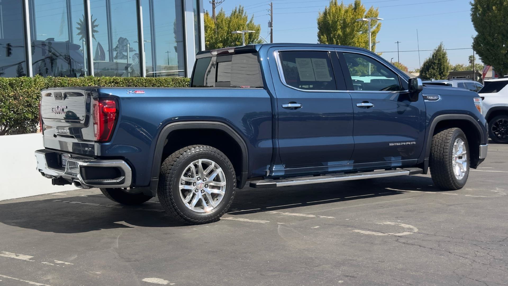 Used 2020 GMC Sierra 1500 SLT w/ SLT Premium Plus Package AWD/4WD image 4