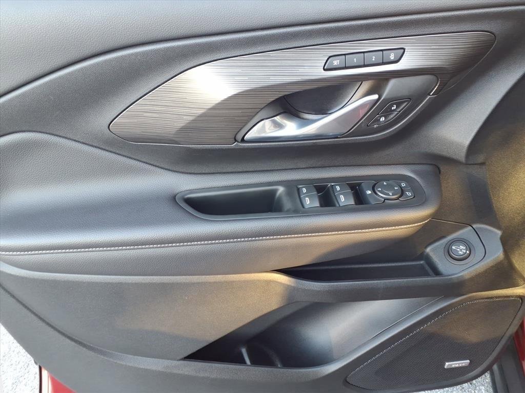 Used 2022 GMC Terrain SLT w/ Infotainment Package II image 13