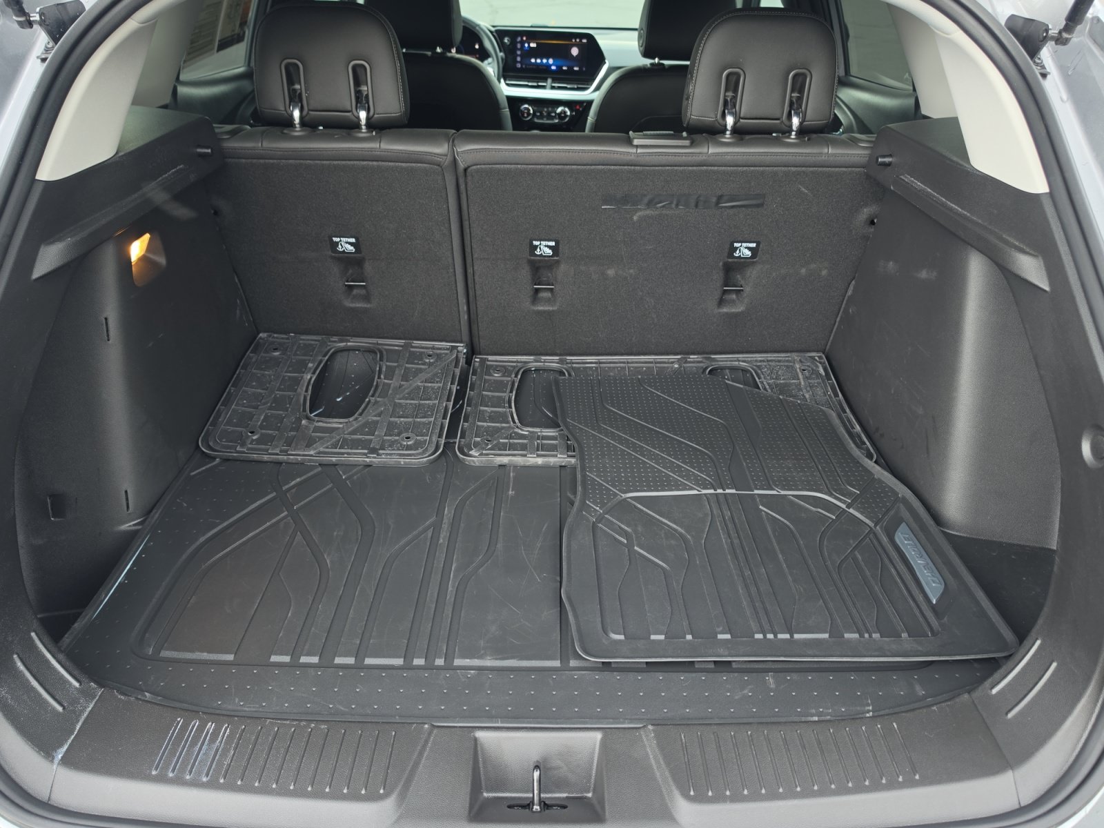 Used 2025 Chevrolet Trax LT w/ Driver Confidence Package FWD image 26