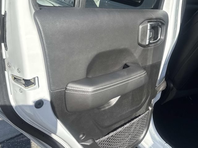 Used 2023 Jeep Wrangler Unlimited Sahara w/ LED Lighting Group AWD/4WD image 24