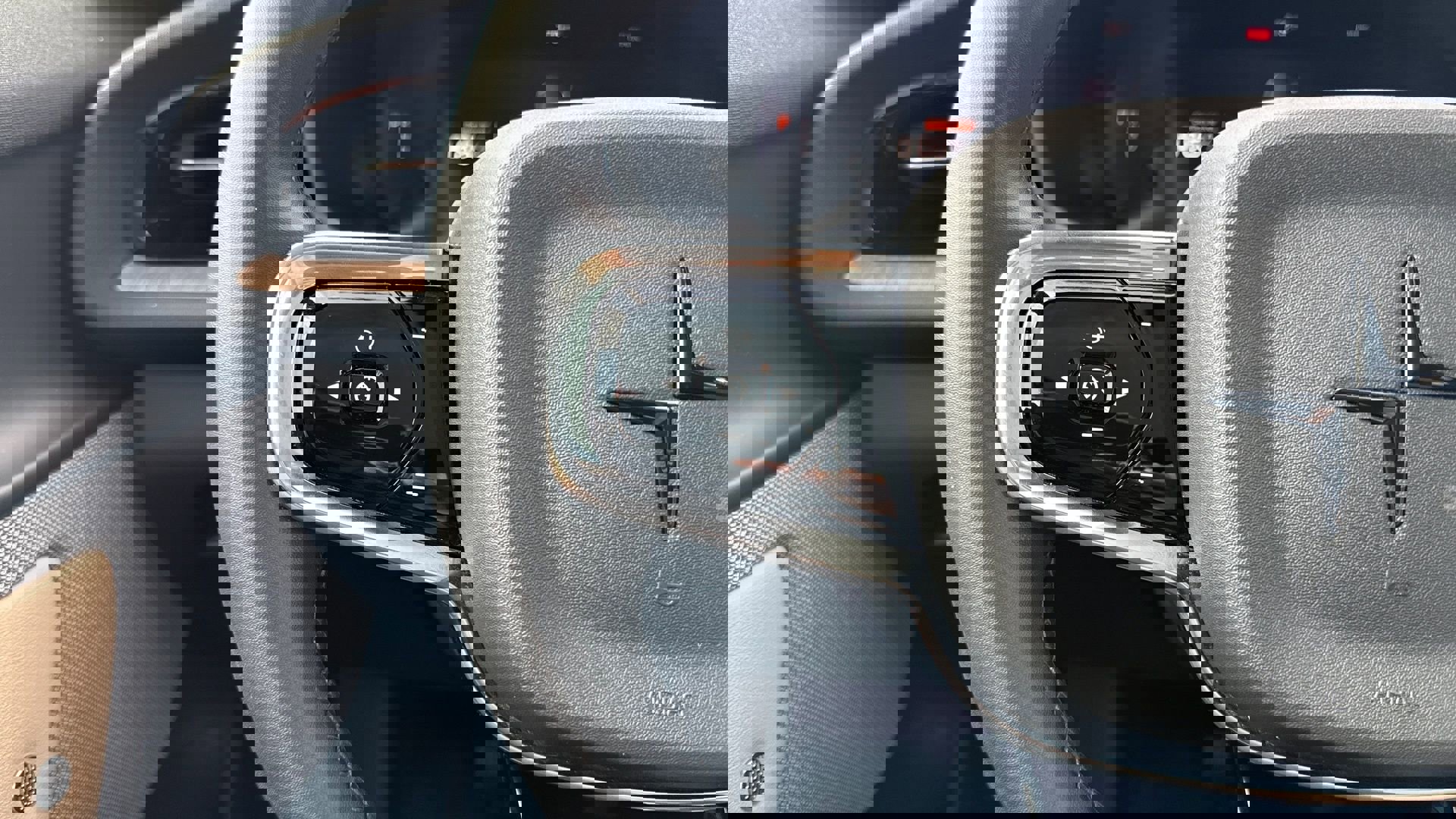 Certified 2022 Polestar Polestar 2 w/ Plus Package image 10