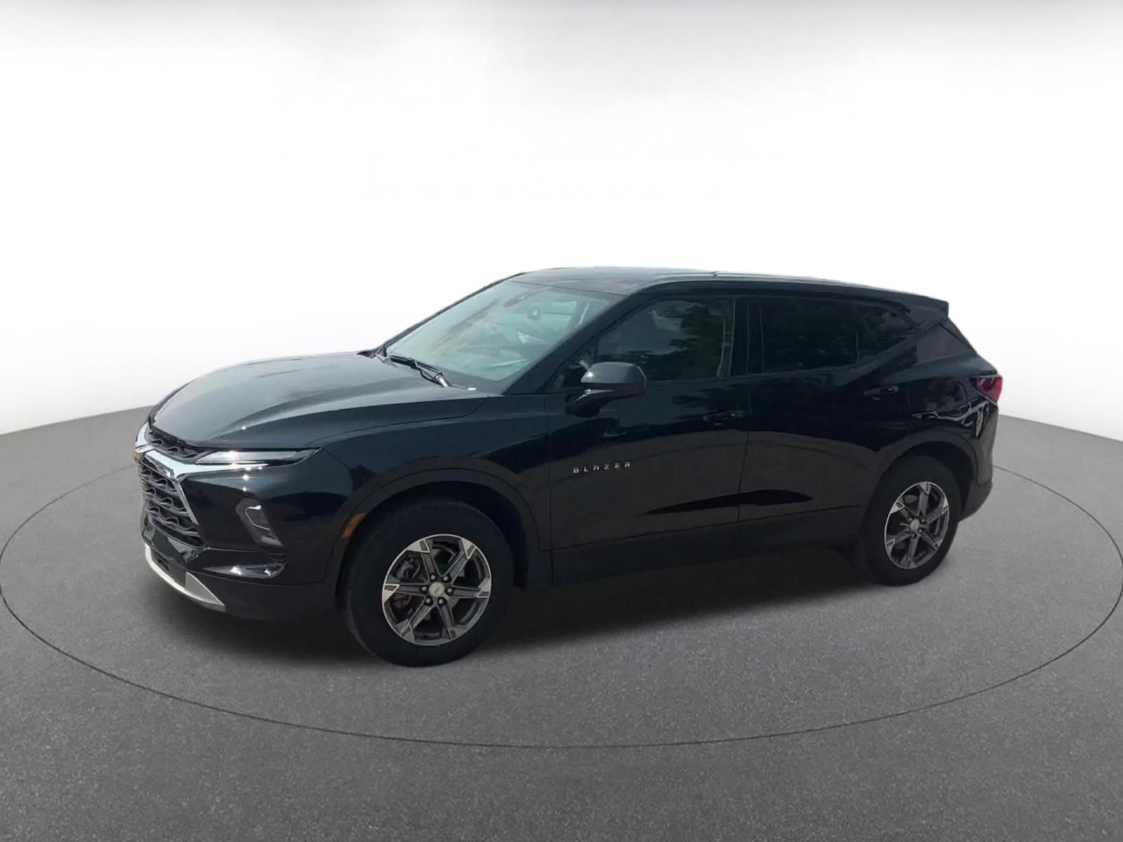 Used 2026 Chevrolet Blazer LT FWD image 7