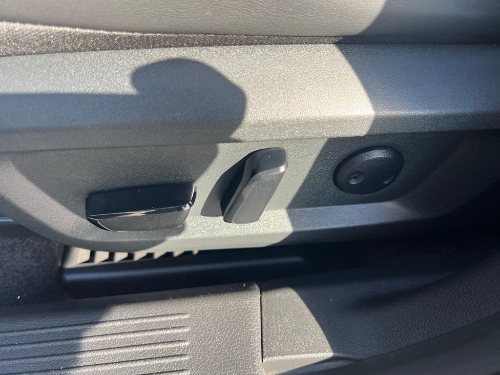 Used 2023 Nissan Rogue SV w/ SV Premium B Package image 22