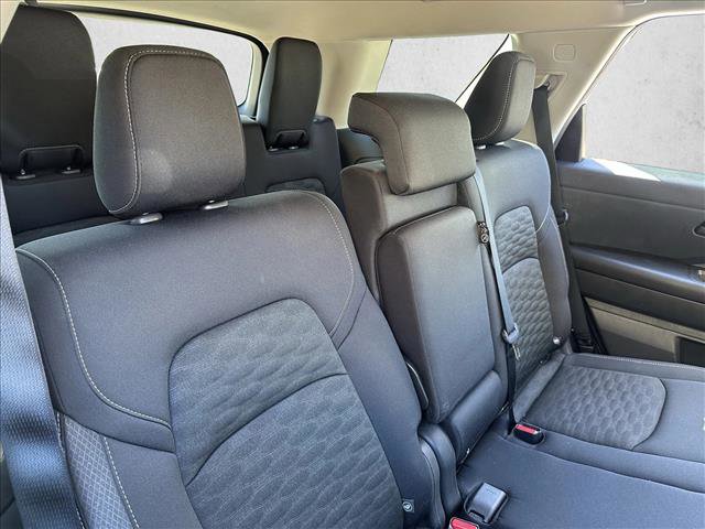 Used 2024 Nissan Pathfinder SV image 28
