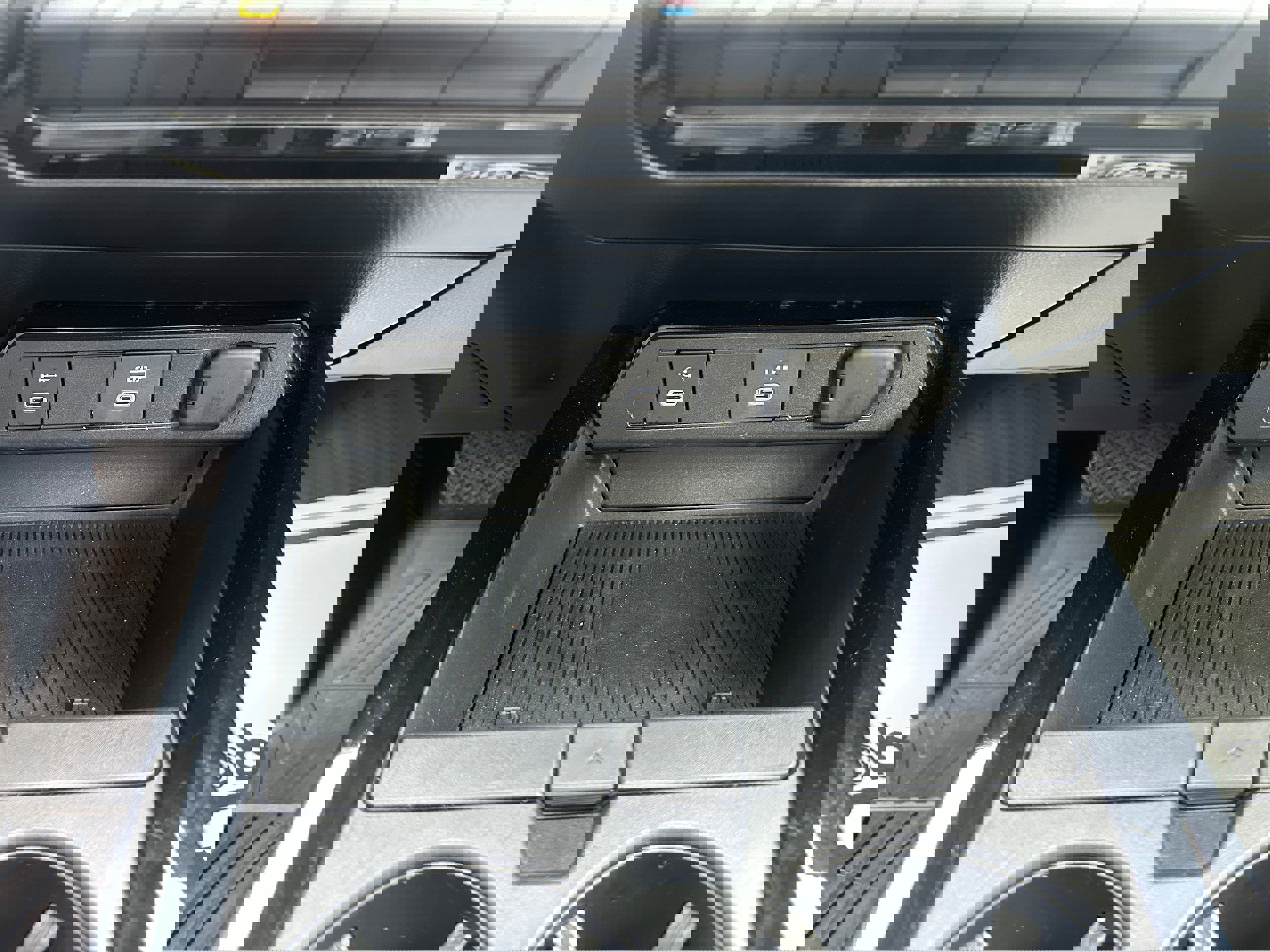 Used 2023 Toyota Prius LE image 33