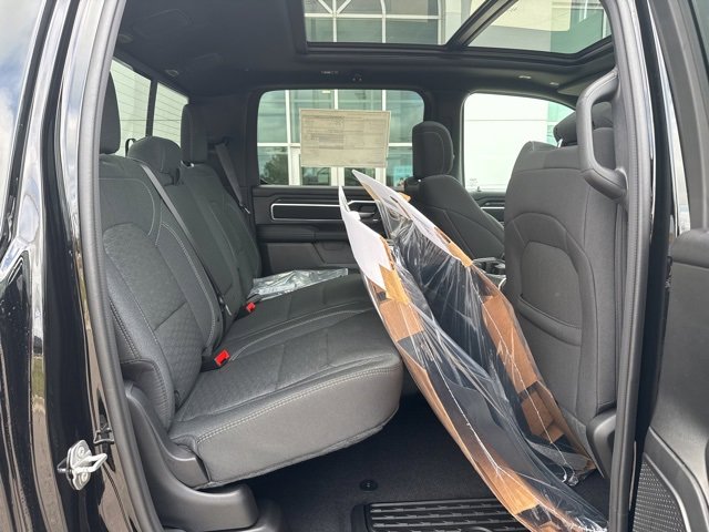 New 2026 RAM 1500 4x4 Crew Cab image 13
