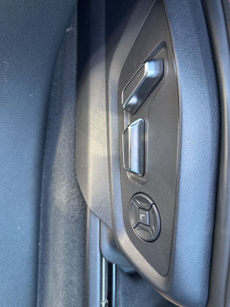 Used 2022 Audi RS Q8 w/ Carbon Optic Package image 16