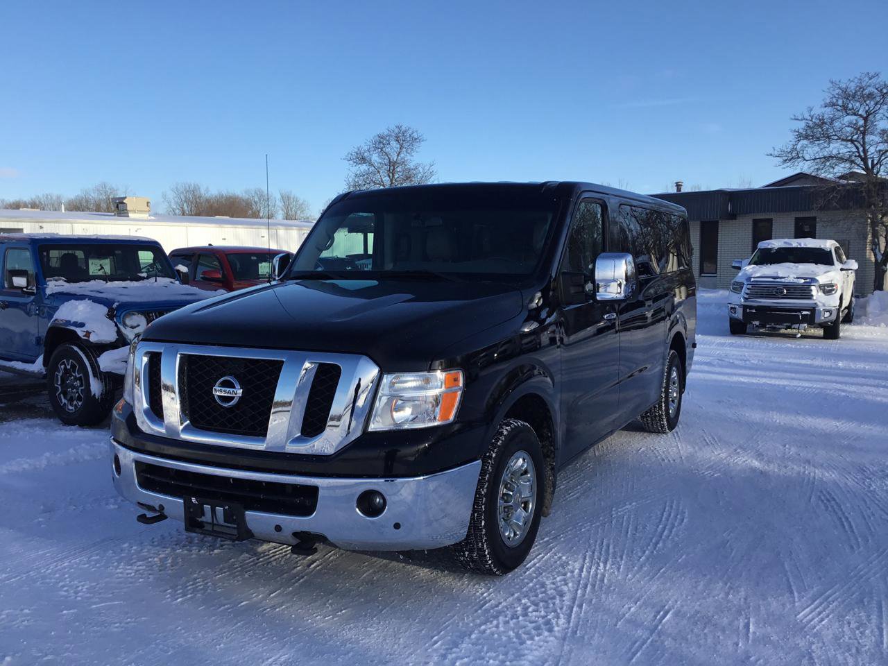 Used 2018 Nissan NV 3500 SL image 2