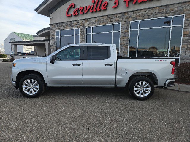 Used 2020 Chevrolet Silverado 1500 Custom w/ Custom Value Package image 2