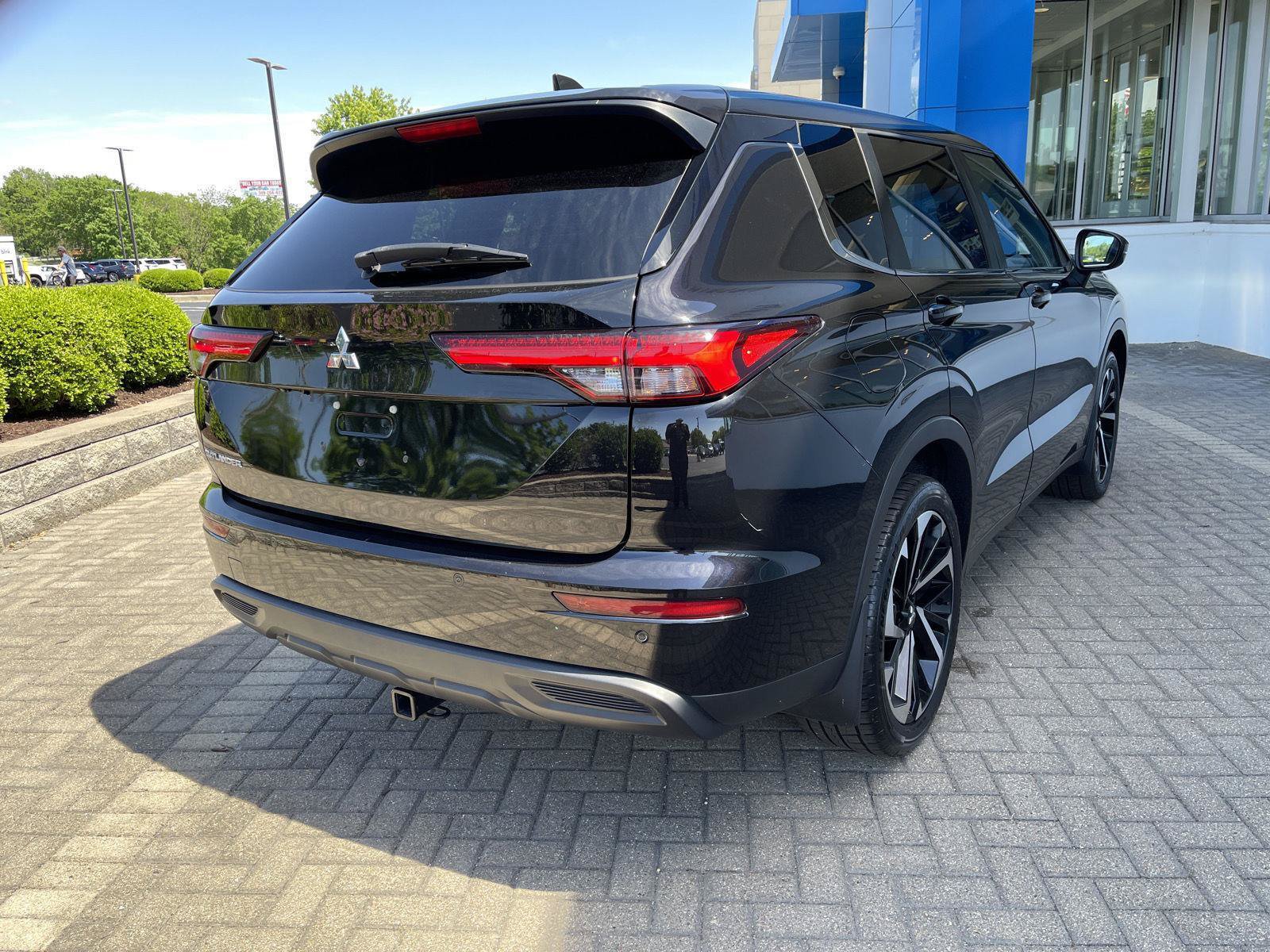 Used 2022 Mitsubishi Outlander ES FWD image 5