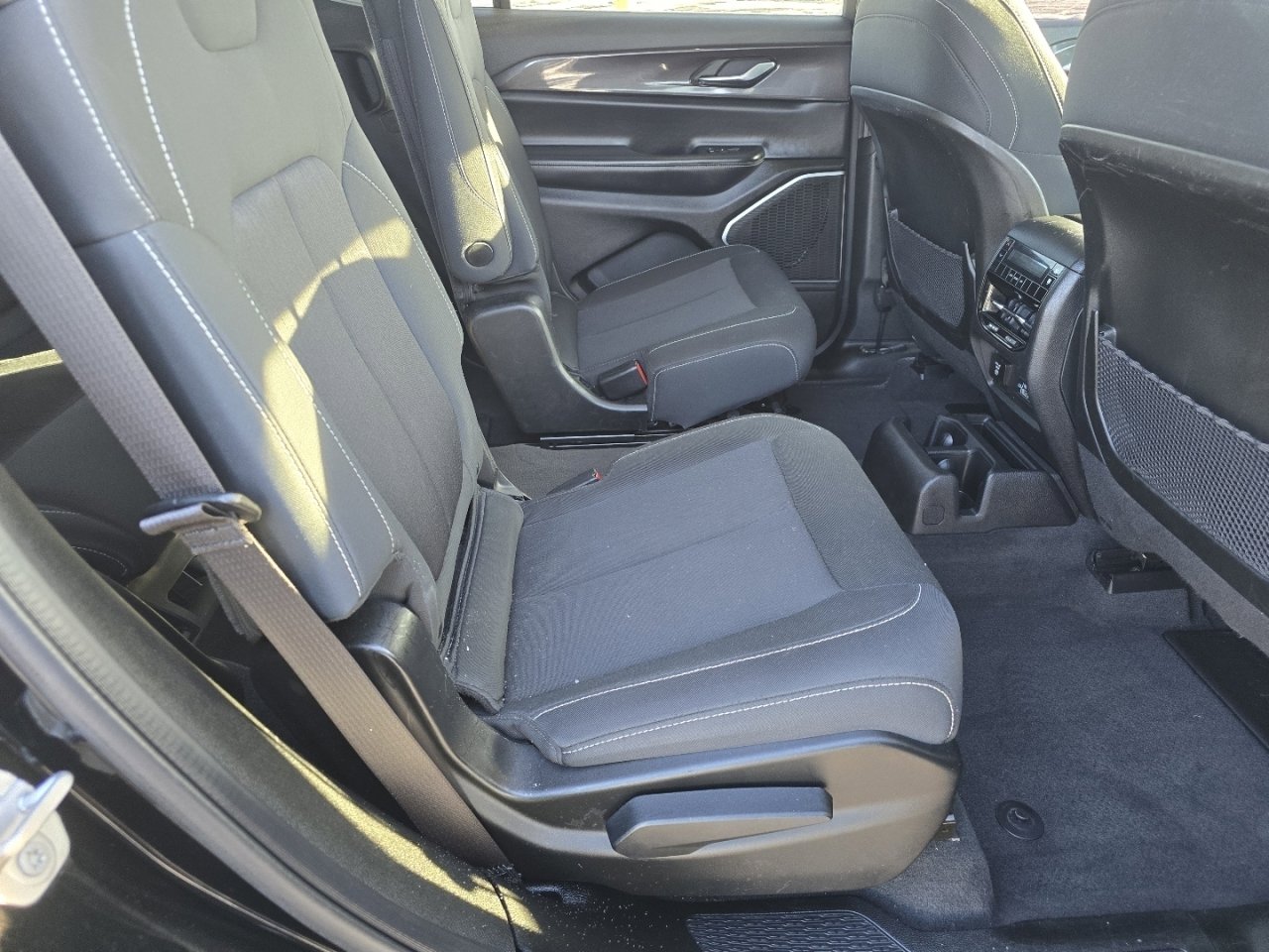 Used 2022 Jeep Grand Cherokee L Laredo w/ Luxury Tech Group I image 18