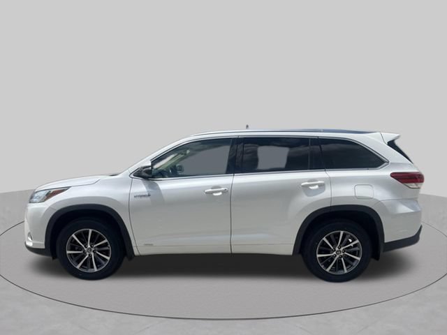 Used 2018 Toyota Highlander XLE AWD/4WD image 3