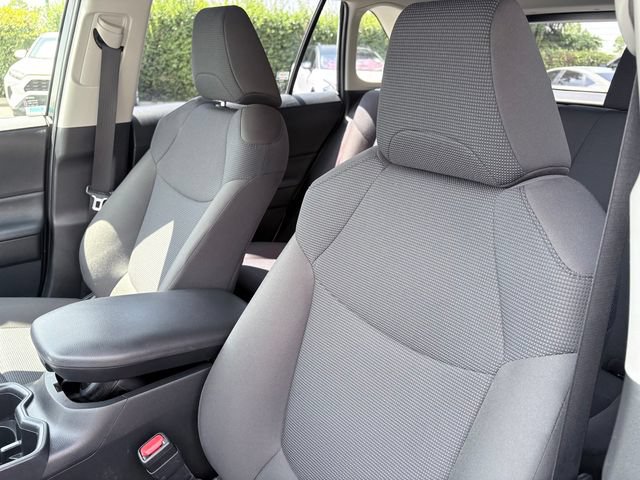Used 2023 Toyota RAV4 LE AWD/4WD image 11