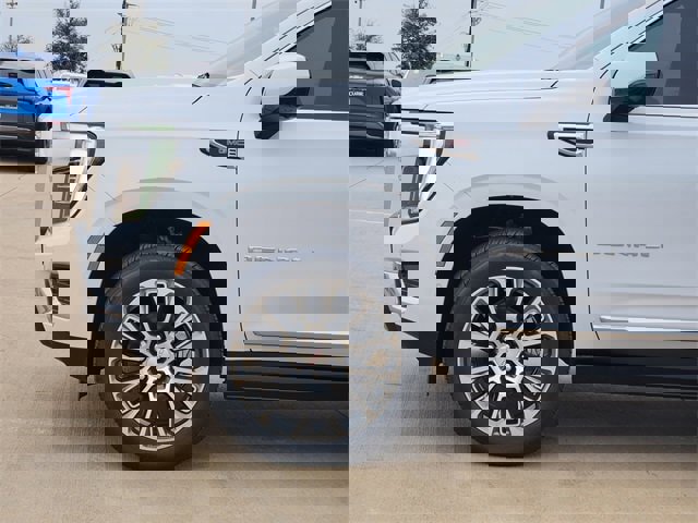 New 2026 GMC Yukon XL Denali w/ Denali Reserve Package image 8