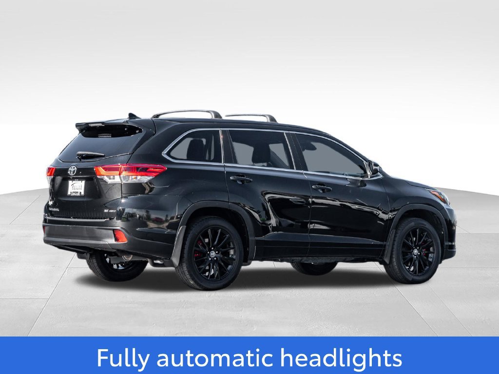 Used 2017 Toyota Highlander SE AWD/4WD image 7