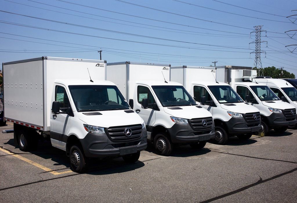 Used 2023 Mercedes-Benz Sprinter 3500 image 4