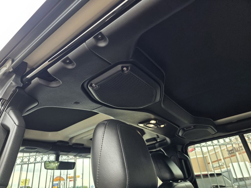 Used 2022 Jeep Wrangler Unlimited Sahara image 21