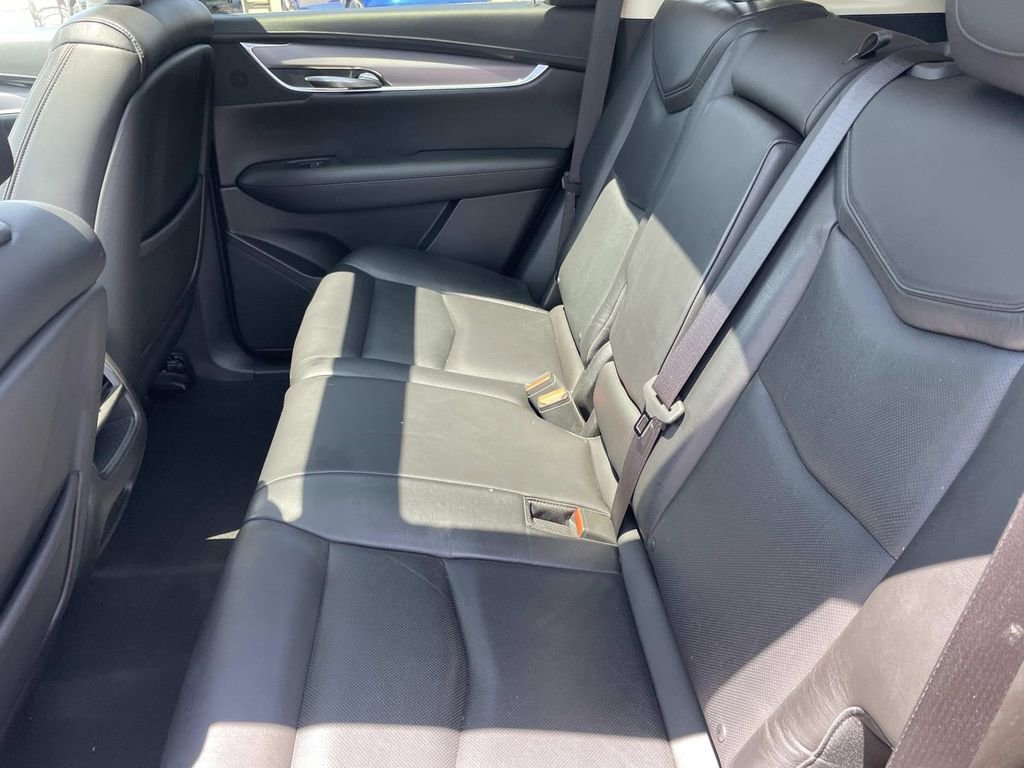 Used 2017 Cadillac XT5 Luxury w/ Driver Awareness Package FWD image 22
