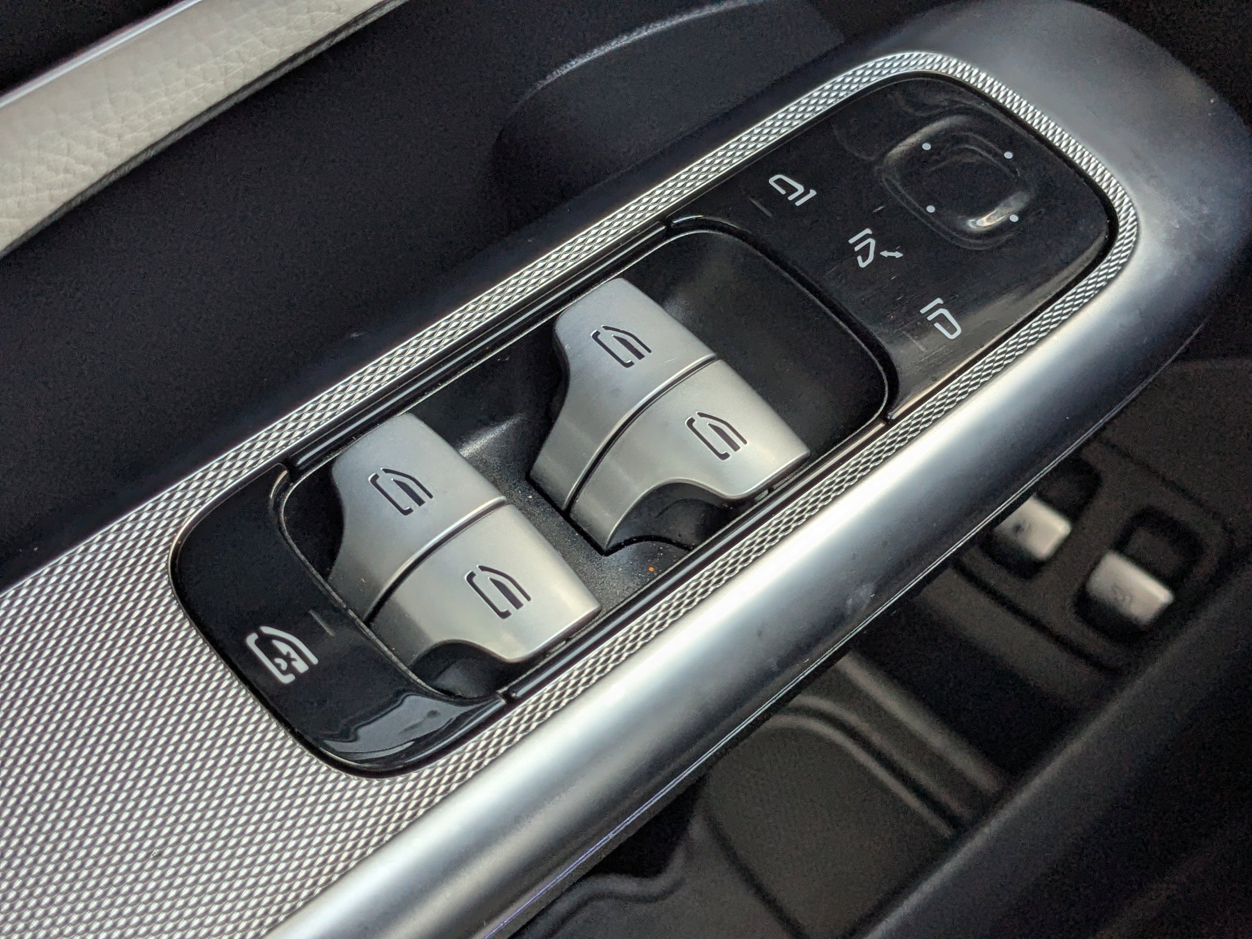 Used 2025 Mercedes-Benz GLC 350e GLC 350e 4MATIC image 24