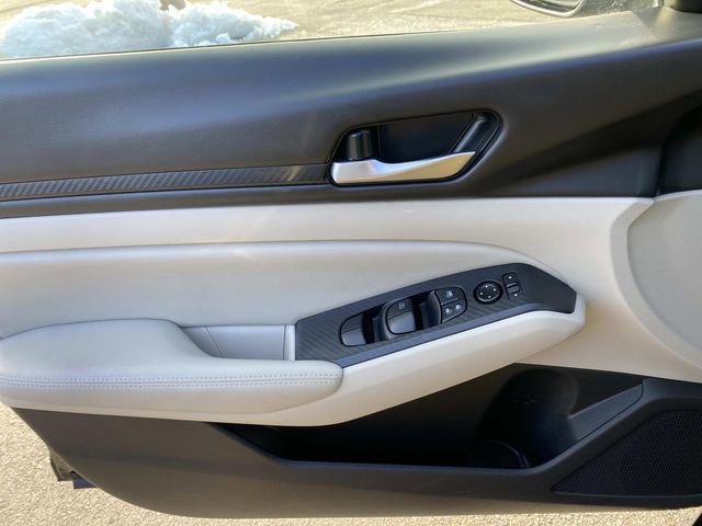 Used 2025 Nissan Altima 2.5 SV image 18