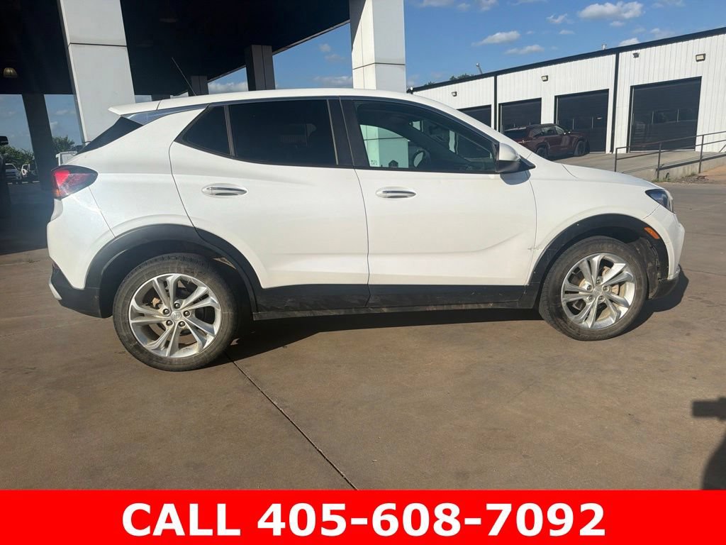 Used 2020 Buick Encore GX Preferred w/ Cold Weather Comfort Package FWD image 2