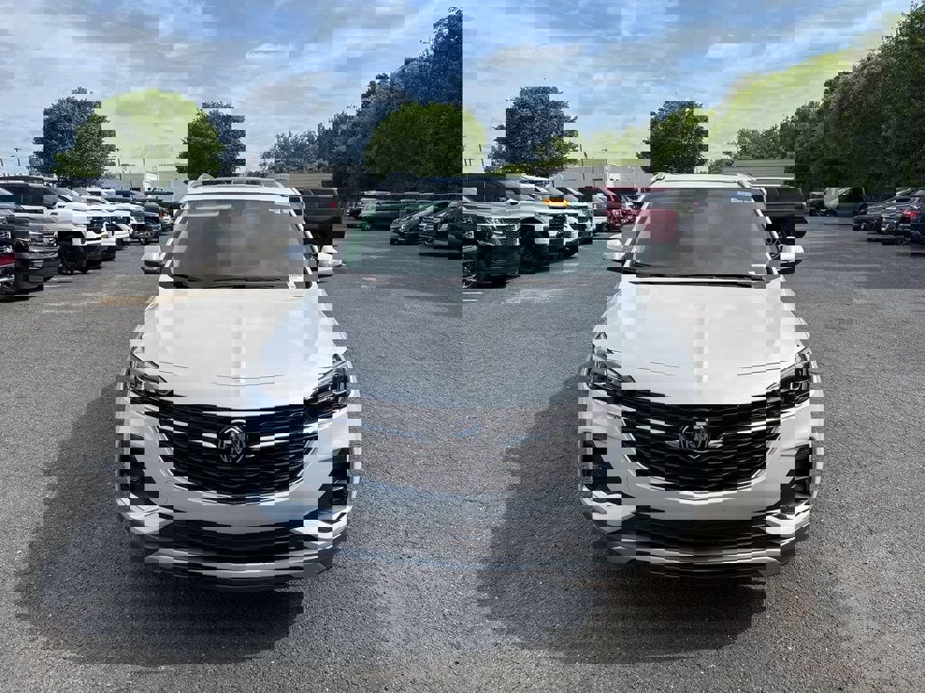 Used 2023 Buick Encore GX Essence w/ Experience Buick Package image 2