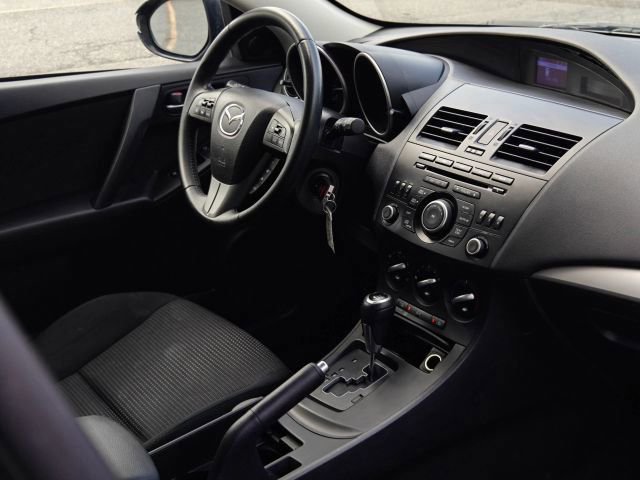 Used 2012 MAZDA MAZDA3 i Touring FWD image 32